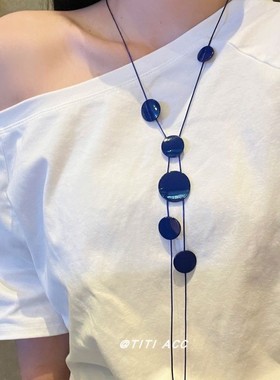2026超显白克莱因蓝色不规则圆片长项链女新款高级感锁骨颈链配饰