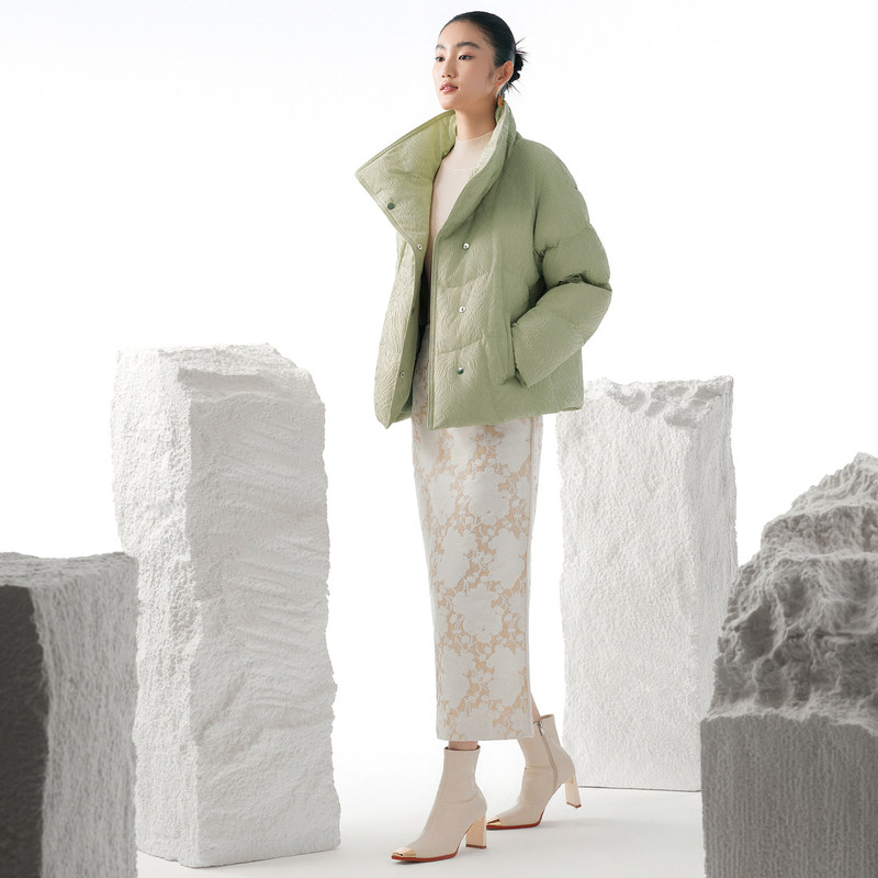 【鹅绒】波司登奥莱女士高端商务暗花东方新中式大翻领羽绒服短款