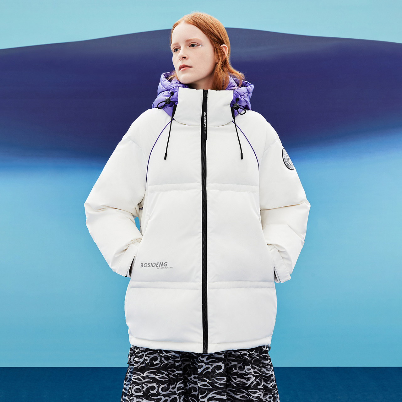  波司登服饰outlets店羽绒服