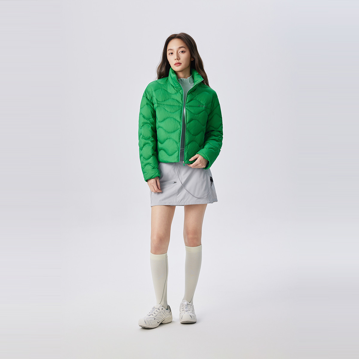 波司登2025新款户外轻薄羽绒服立领短款外套潮流百搭