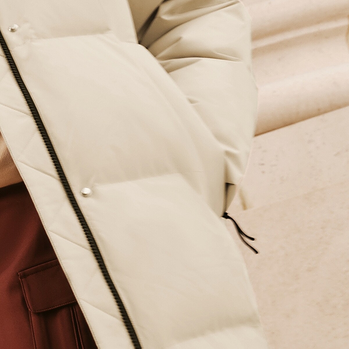 波司登2025年冬新款时尚舒适可露丽潮流色系中长款保暖厚羽绒服