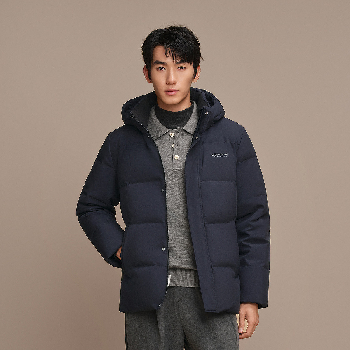 波司登奥莱2025冬季休闲百搭舒适简约短款加厚连帽羽绒服正品