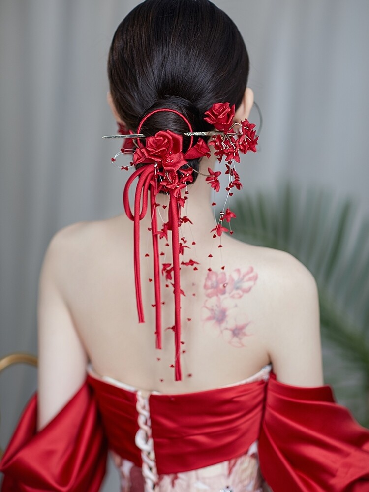 2022新款中式新娘结婚订婚礼服发饰酒红色旗袍敬酒服头饰简单好看