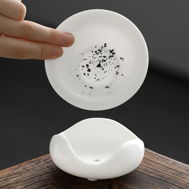 Suet-fat-fat jade tea leakage filter set all-ceramic one-piece punched tea filter tea partition house kung fu tea ceremony accessories