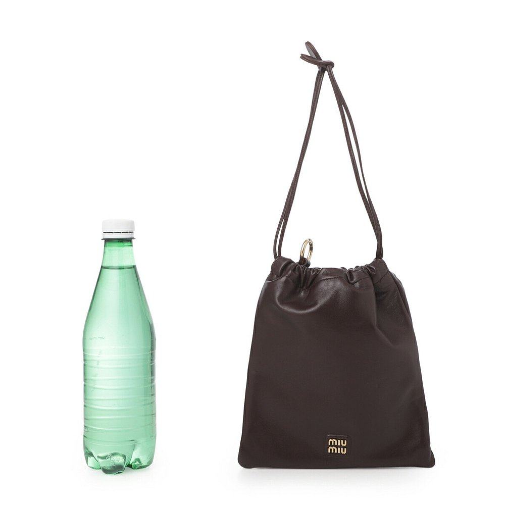 日本直邮Miu Miu 束口袋包 棕色 女款 5ng010 2csw f0nbl - 图1