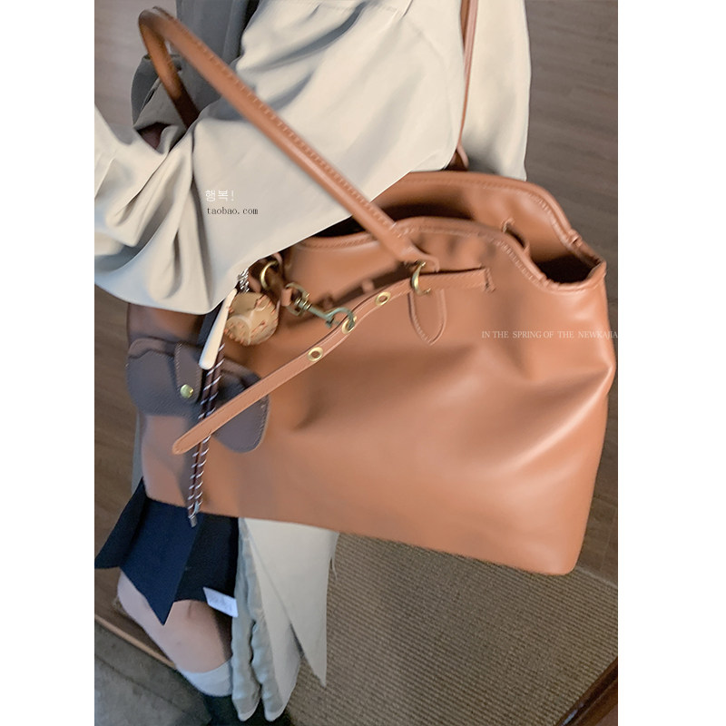 韩国小众手提通勤包包女2024秋冬新款潮复古托特包大容量腋下包,淘宝优惠券,粉丝福利购,淘宝优惠卷