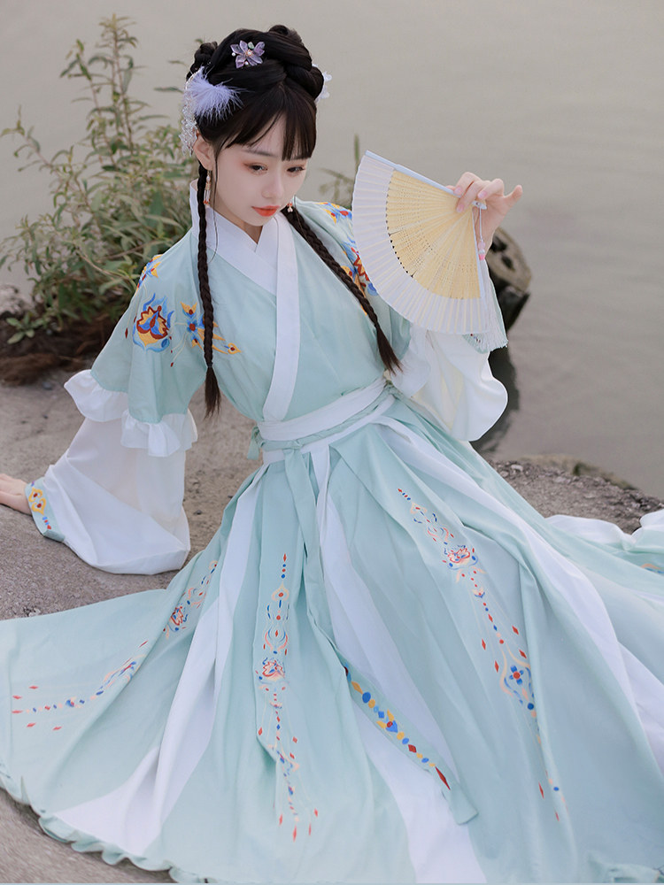 艺缕原创芙蕖秋冬重工刺绣裙汉服 艺缕汉服