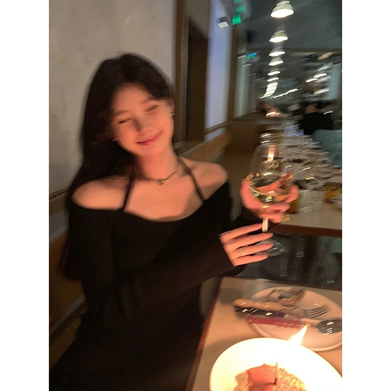 纯欲黑色一字肩挂脖针织衫女秋冬小香风修身内搭打底毛衣露肩上衣,淘宝优惠券,粉丝福利购,淘宝优惠卷