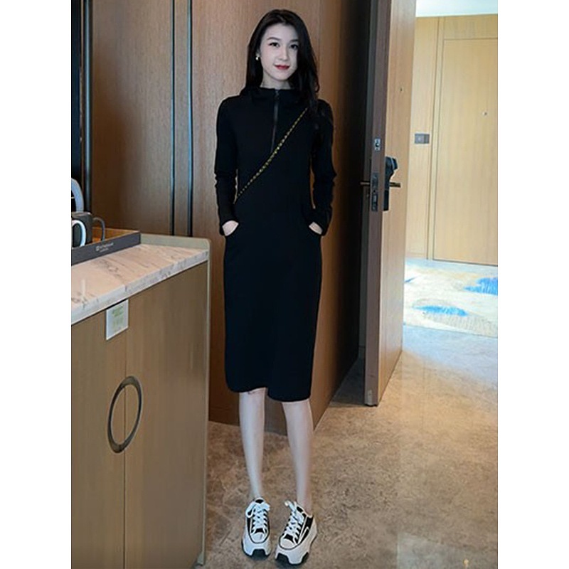 2024秋冬季新款长款卫衣裙女洋气遮肚子减龄显身材高级纯色连衣裙 - 图1