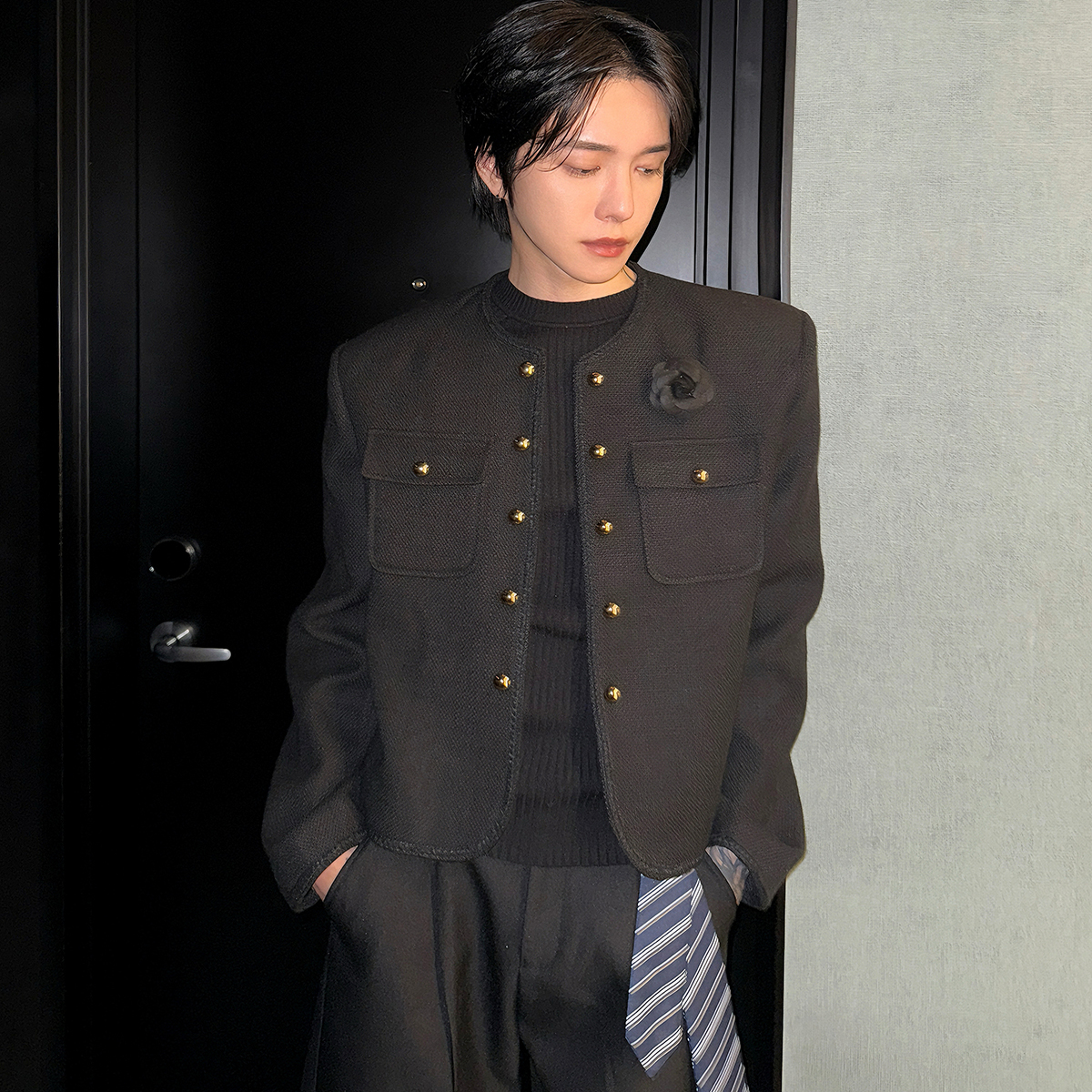 子上男装秋冬高级感小众设计感短款垫肩金色纽扣轻奢毛呢夹克外套 - 图1