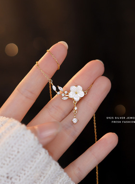 s925纯银母贝桃花闪亮锆石项链女日系文艺甜美清新气质花朵锁骨链