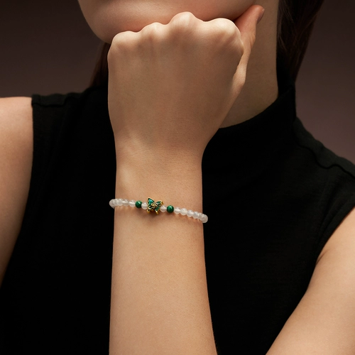 周大福 Монолог на 30 градусов северная широта бабочка ретро золотой браслет MR1756 подарок