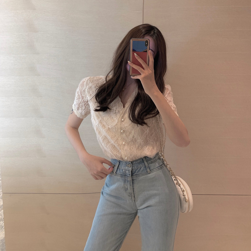 美丽盼旗舰店心机衬衫设计感超仙女夏装新款很仙的上衣洋气短袖V领蕾丝衫3