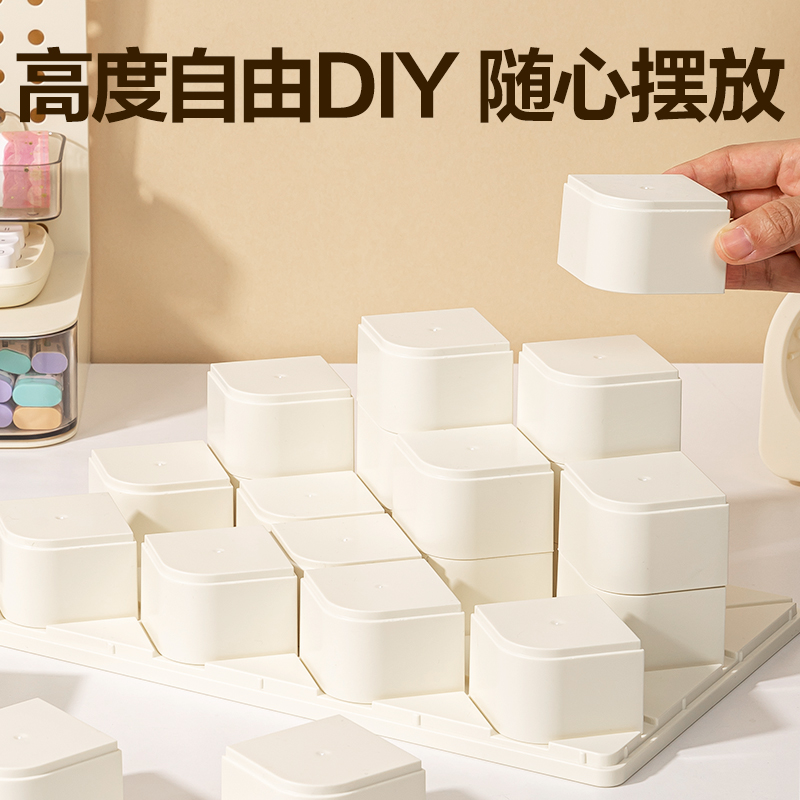 Deli HD transparent figure storage box