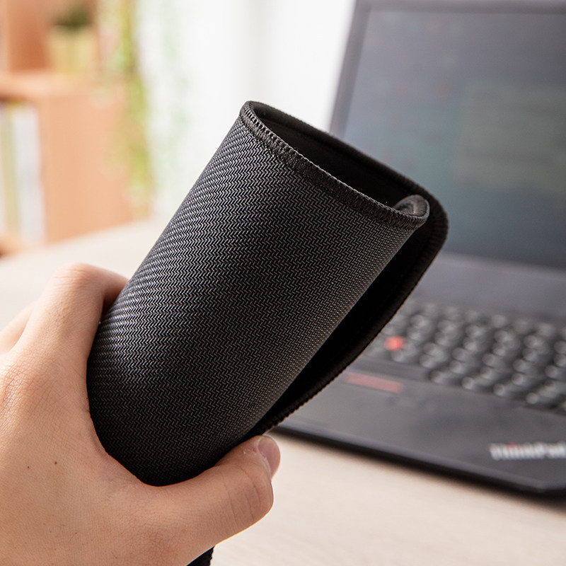 得力鼠标垫竞技游戏锁边鼠标垫平顺耐用加厚鼠标垫桌垫