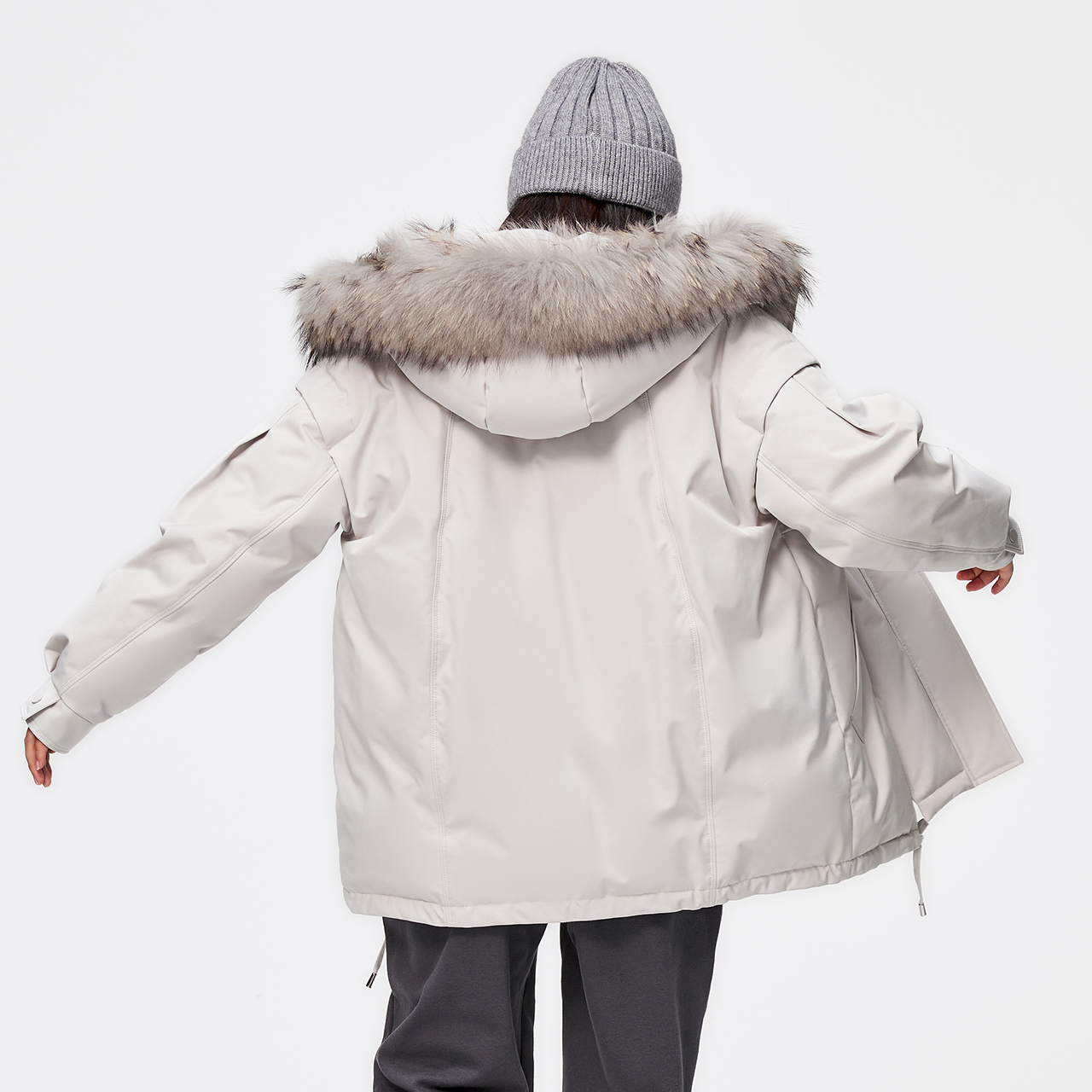 雪中飞2023秋冬新款气质大毛领短款 雪中飞羽绒服