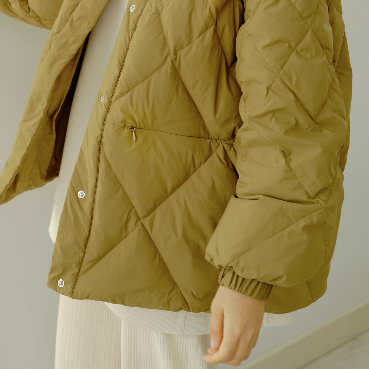 雪中飞2023秋冬气质亲肤短款风衣 雪中飞羽绒服