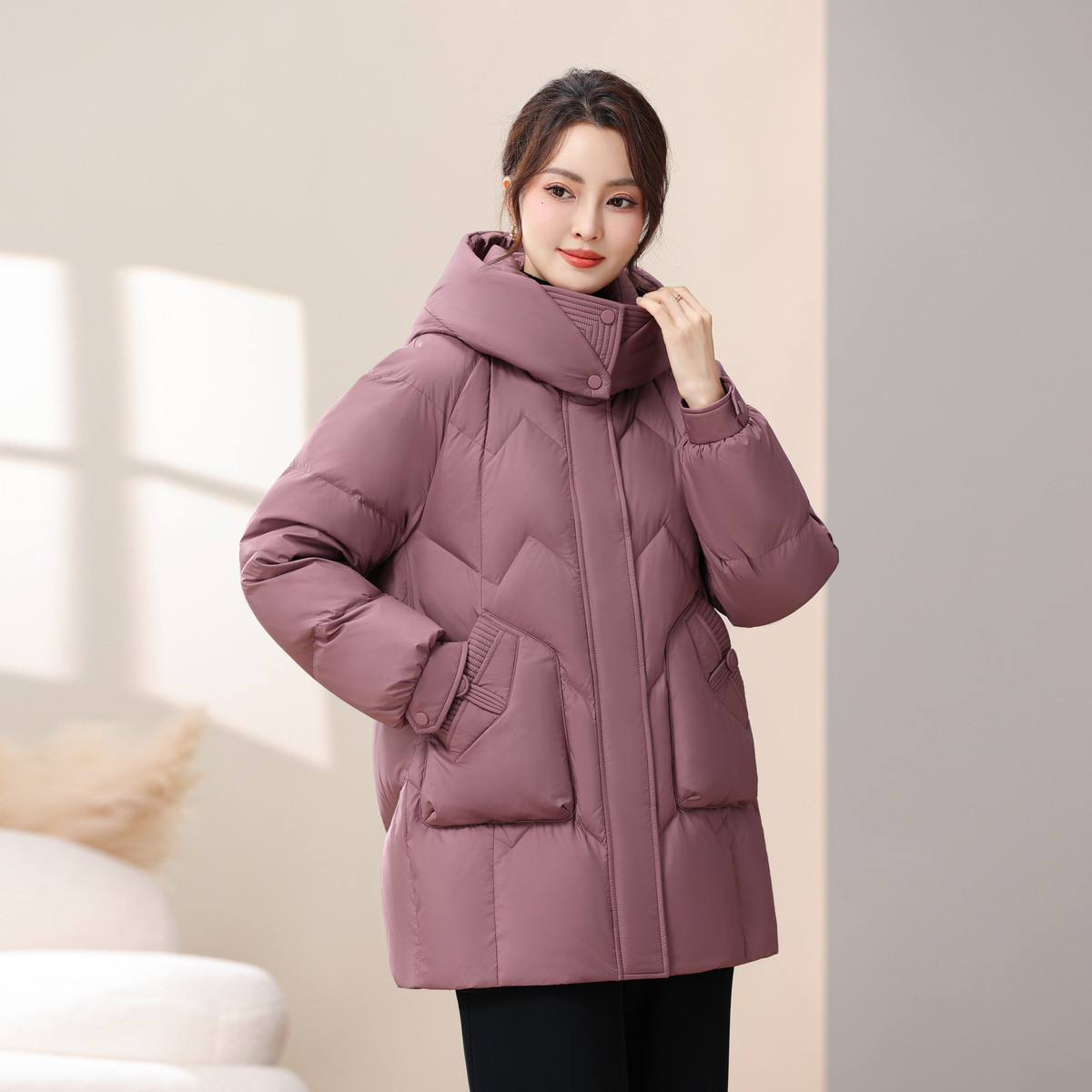 雪中飞2025冬新款妈妈款女士大码羽绒服宽松休闲洋气百搭保暖,淘宝优惠券,粉丝福利购,淘宝优惠卷