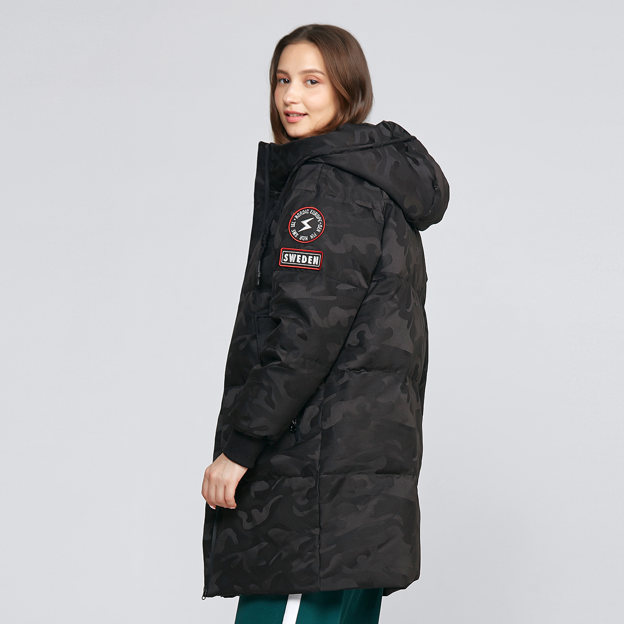 雪中飞反季羽绒服女中长款 秋冬新款连帽迷彩休闲时尚保暖外套 2019 雪中飞反季羽绒服女中长款 秋冬新款连帽迷彩休闲时尚保暖外套 2019