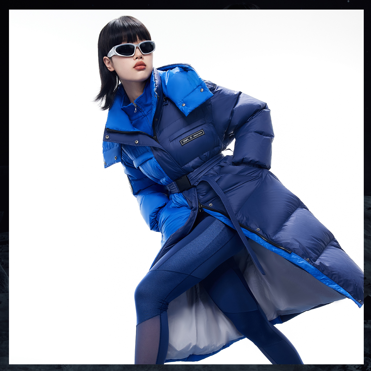 2023秋冬新款帅气撞色长款羽绒服 雪中飞羽绒服