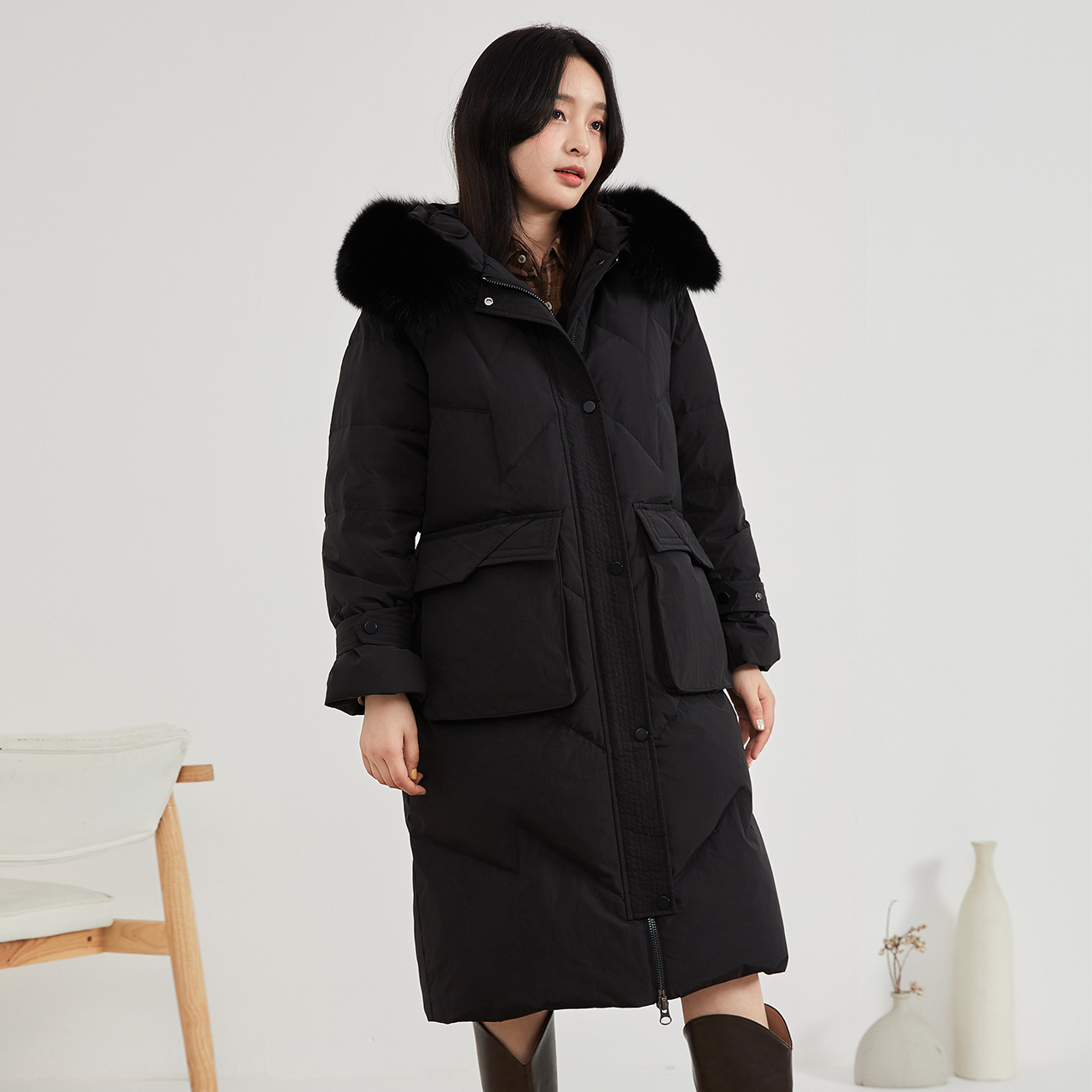 雪中飞2023秋冬后背收腰狐狸毛领 雪中飞羽绒服