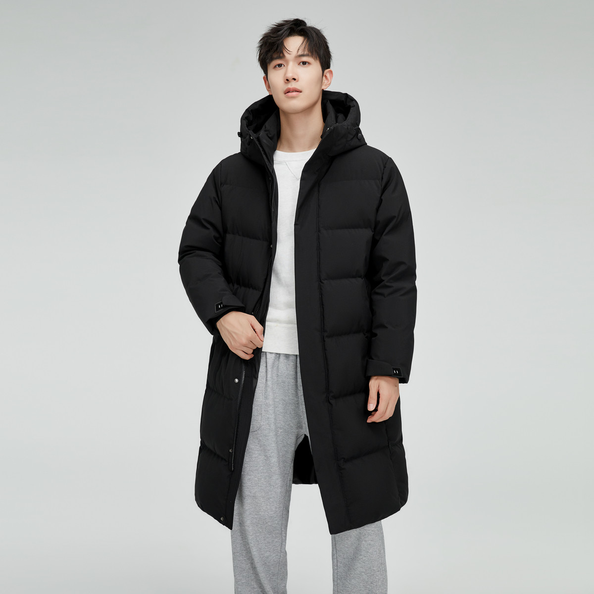 雪中飞2026秋冬新款男士长款羽绒服连帽百搭简约纯色黑灰时尚商务