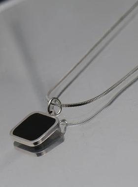 极简风黑色方块项链嘻哈个性小众设计高级感吊坠2022新款锁骨链