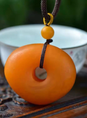 天然老蜜蜡原石吊坠琥珀波罗的海俄料平安扣男女款毛衣链项链礼物