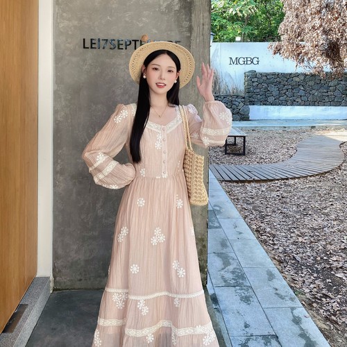 MOBAI默白【心动缪斯】法式刺绣气质大摆连衣裙秋季长袖显瘦长裙 - 图1