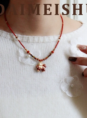 原创马年复古气质红色滴油马上有钱项链轻奢高级感本命年锁骨链