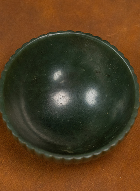 碧玉菊瓣纹杯73.1g玉器摆件