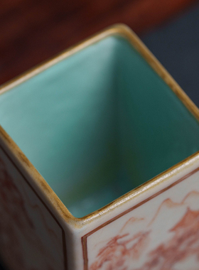 清代矾红彩山水纹方形笔筒