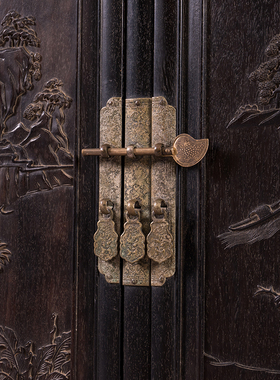 清中期紫檀木雕山水纹四件柜