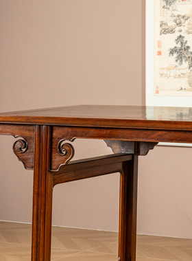 黄花梨镶瘿木夹头榫如意云纹画案