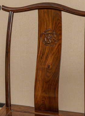 红木螭龙纹灯挂椅成堂