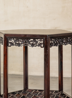 红木透雕灵芝纹六角桌成套