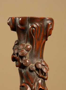 黄杨木雕松树纹花插摆件