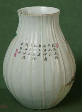 珐琅彩福禄寿人物瓜棱形牛首尊