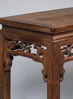 红木束腰马蹄腿拐子纹半桌