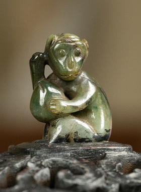 铜云纹双耳四足炉（红木盖座）