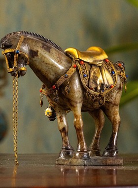 玉马及银鎏金嵌宝石鞍辔摆件