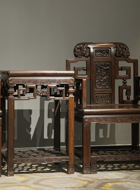 清代红木攒接拐子靠背狮纹带脚踏扶手椅成堂（四椅两几）古董家具