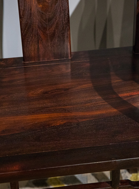 二十世纪紫檀螭龙纹方材南官帽椅成套（两椅一几）小叶紫檀家具