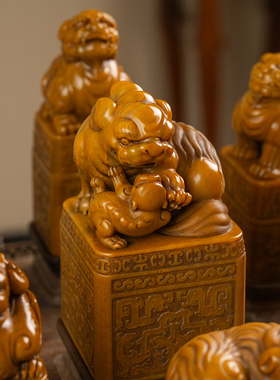 寿山石雕瑞兽钮凤锦云章一组