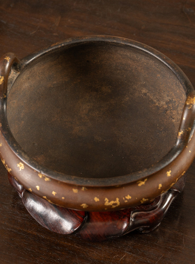 铜点金三足冲天耳香炉