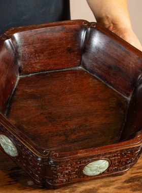 清中期红木嵌玉云纹六角赏盆