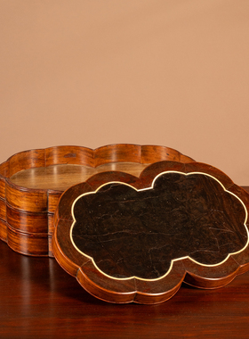 清早期黄花梨瘿木梅花形盖盒