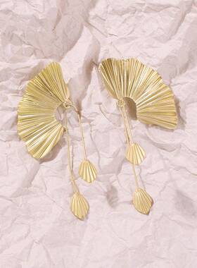 女耳环2020夏款植物花卉镀金耳钉fashion Leaf Earrings ladies