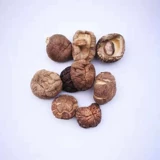 Xiang Lao Lao Lao Siaoshi Mushroom 500g Сухие грузовые грибы срезаны ногами высушенные шиитаке грибы.