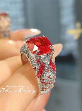 Artdecos luxuries and luxuries are embedded in the high car